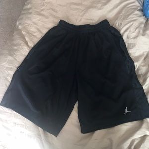 Men’s Medium Jordan Black basketball shorts (long)